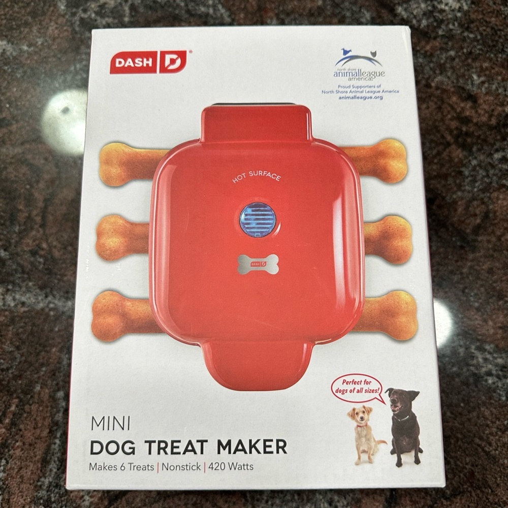 NWT Dash Mini Dog Treat Maker